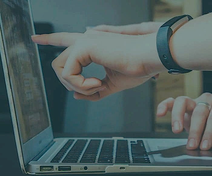 internet sitesi tescili; internet sitesi içerik tescili; internet sitesi içerik hakkı; internet sitesinin kopyalanması; izinsiz içerik kullanımı; grafik tasarım;