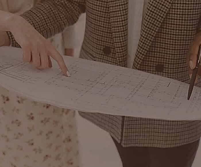 taşınmaz satış sözleşmesi; taşınmazın ayıplı teslim edilmesi; satış bedelinde indirim hakkı; tüketicinin tazminat hakkı; müteahhide karşı haklar;