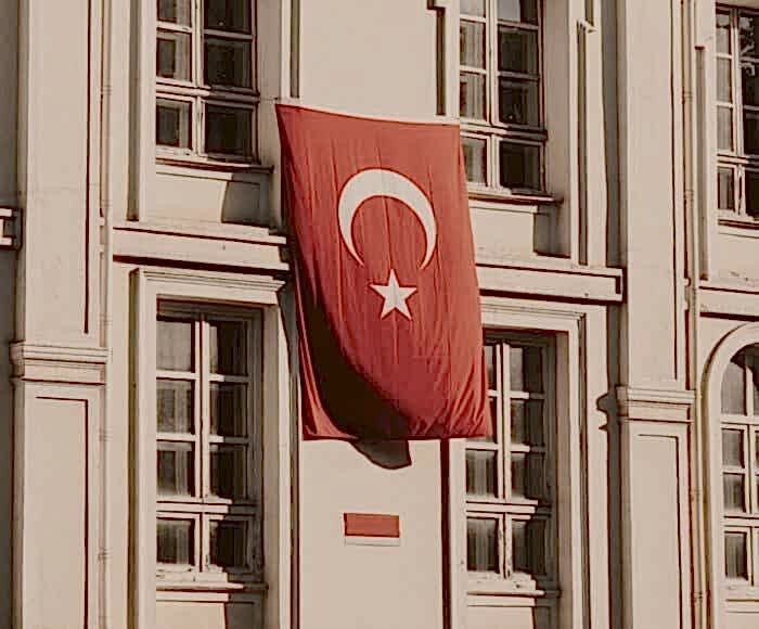 türk vatandaşı olma; idarenin takdir yetkisi; türk vatandaşı olma şartları; türk vatandaşlığını kazanma;